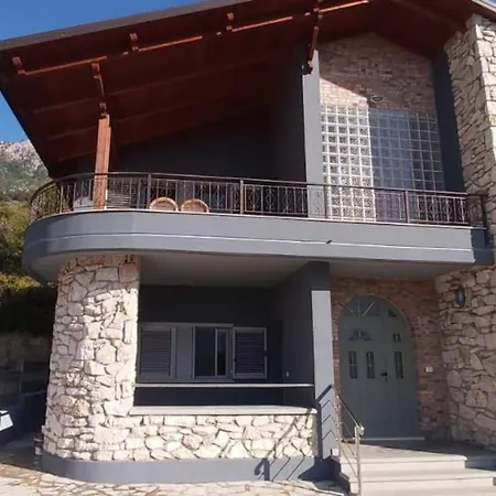 Countryside House * Wlora