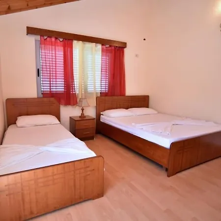 Countryside House * Vlorë