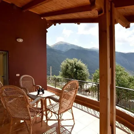 Countryside House Wlora