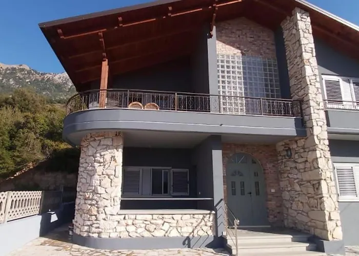 Countryside House * Vlorë